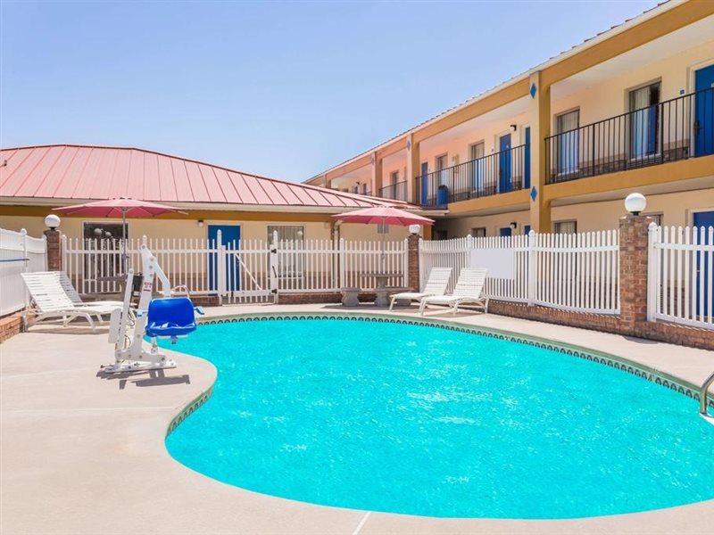 Days Inn By Wyndham Augusta Wheeler Road מראה חיצוני תמונה