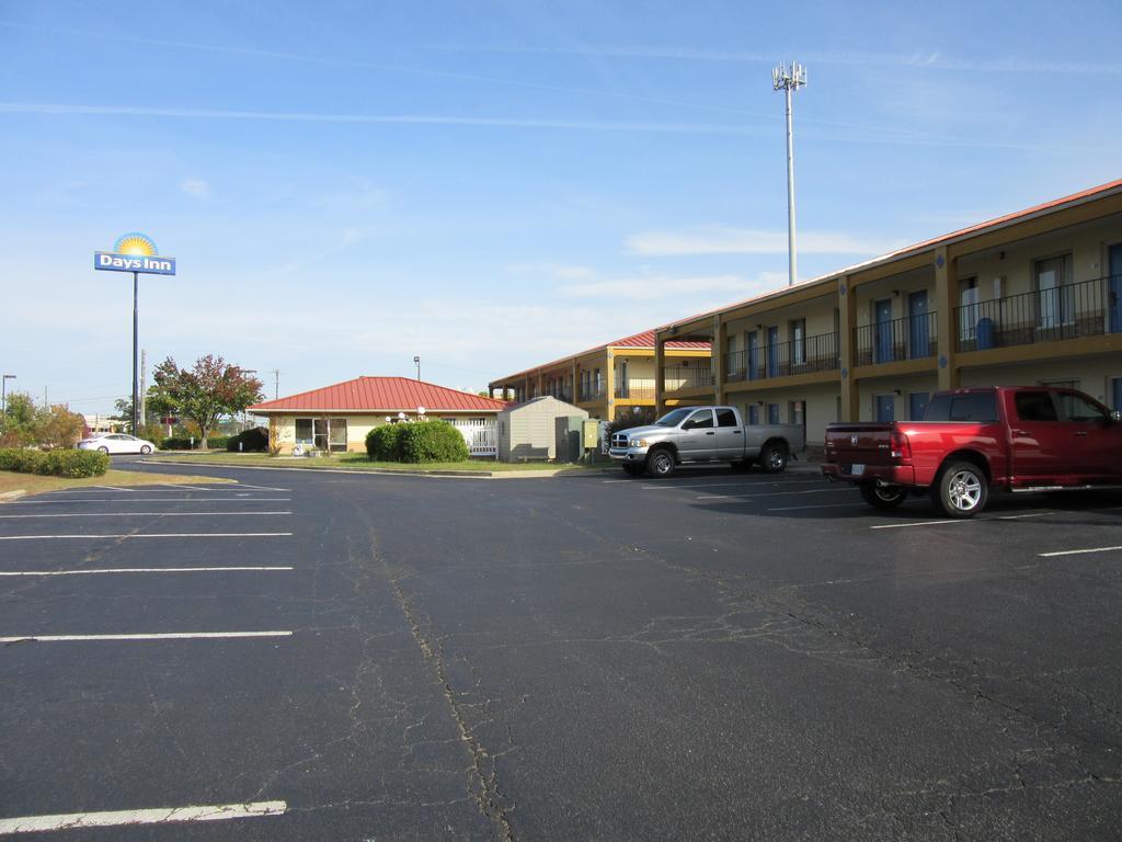 Days Inn By Wyndham Augusta Wheeler Road מראה חיצוני תמונה