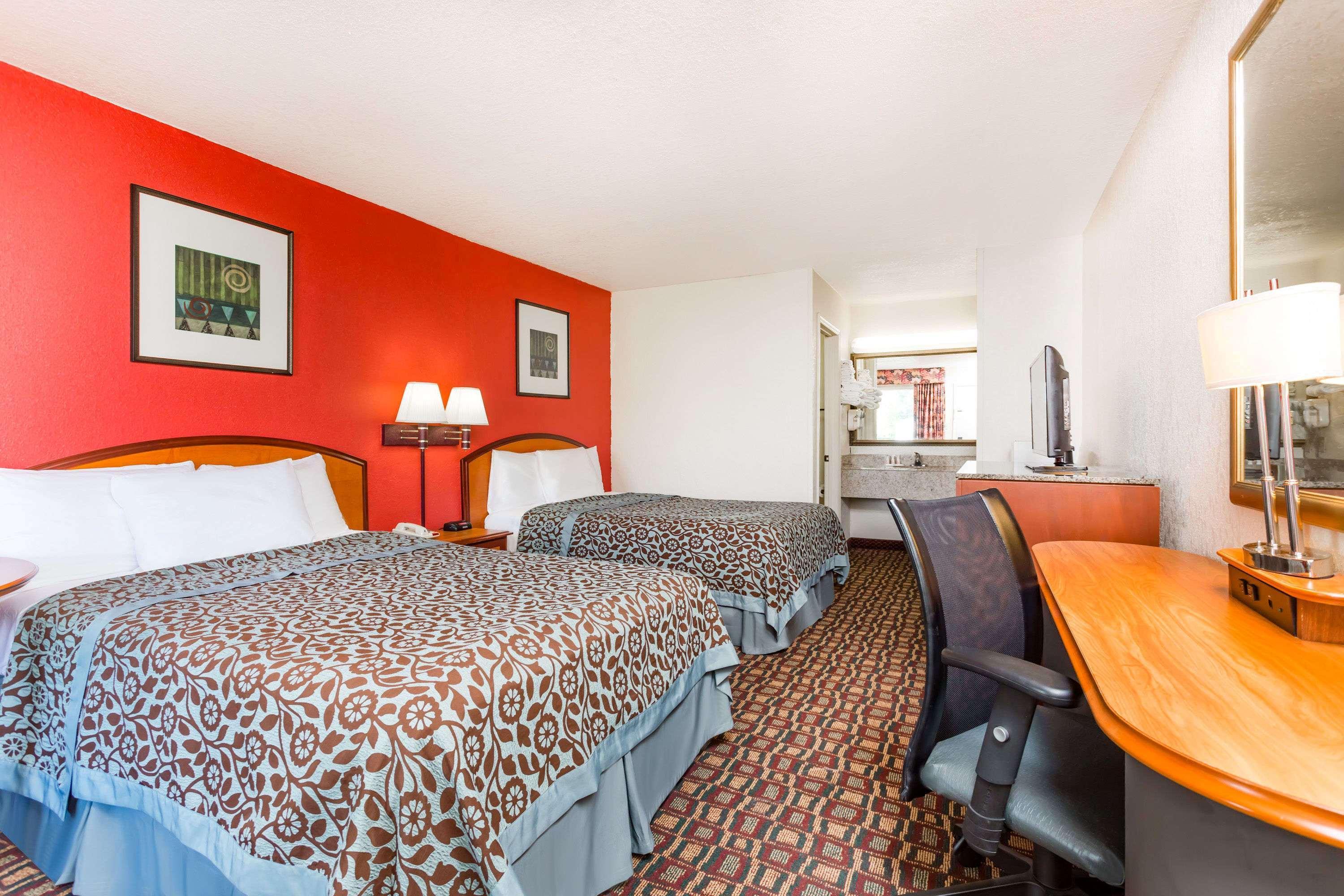 Days Inn By Wyndham Augusta Wheeler Road מראה חיצוני תמונה