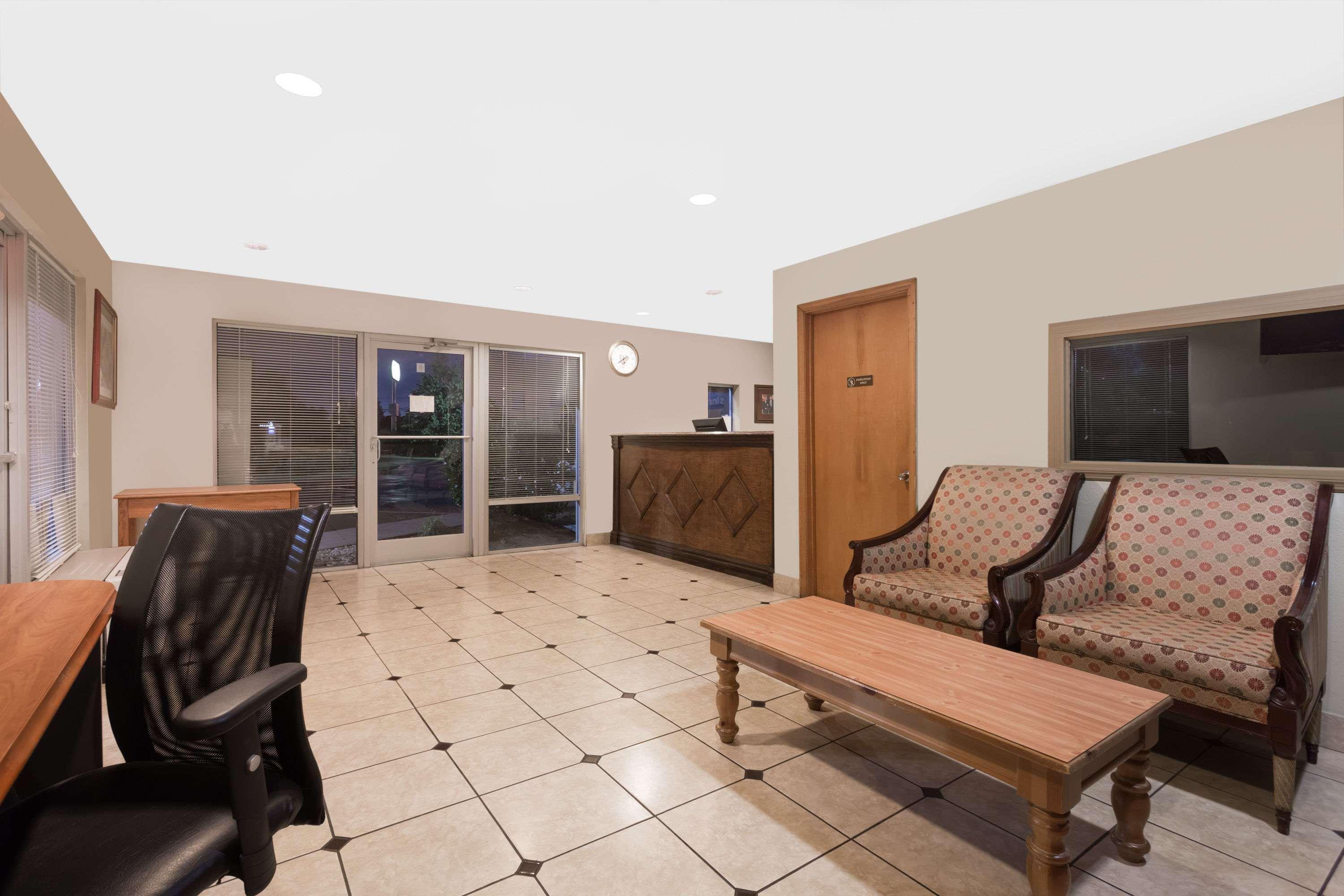 Days Inn By Wyndham Augusta Wheeler Road מראה חיצוני תמונה