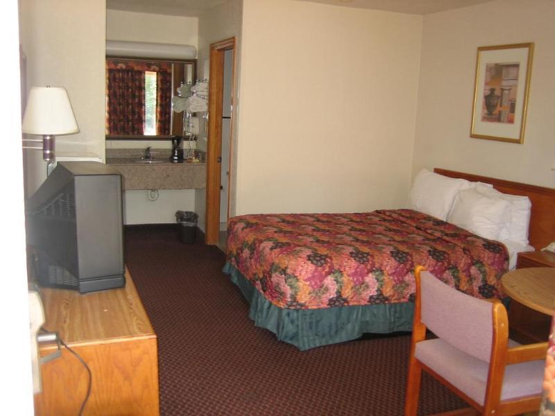 Days Inn By Wyndham Augusta Wheeler Road מראה חיצוני תמונה