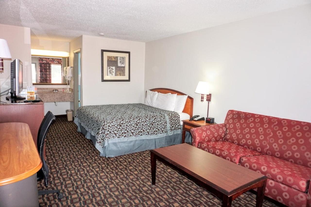 Days Inn By Wyndham Augusta Wheeler Road מראה חיצוני תמונה